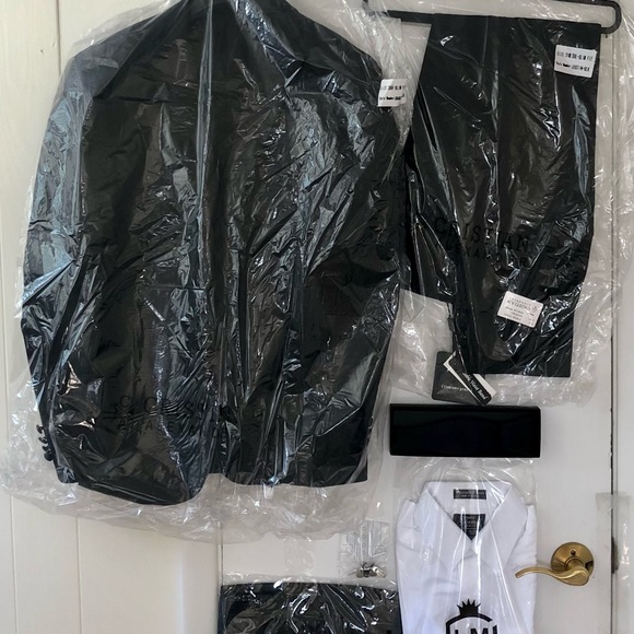 Christian Alexander tuxedo new in box - Picture 2 of 11